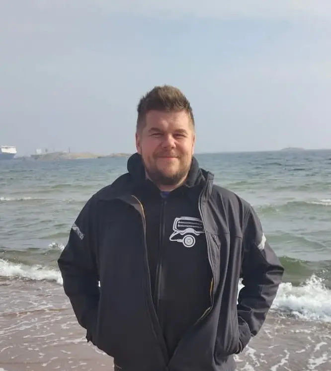 Joonas sukelluskoulutus.fi esittelyssä